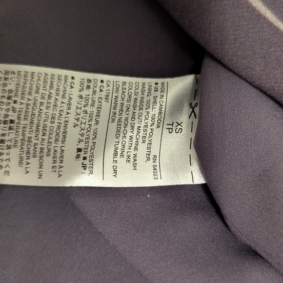 3/$20 Banana Republic Sleeveless Blouse, Floral - Picture 5 of 5